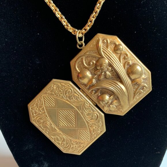Vintage Brass Locket - Picture 4 of 4
